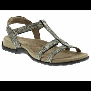 Women’s taos trophy athletic sandal 8, 39, 8.5